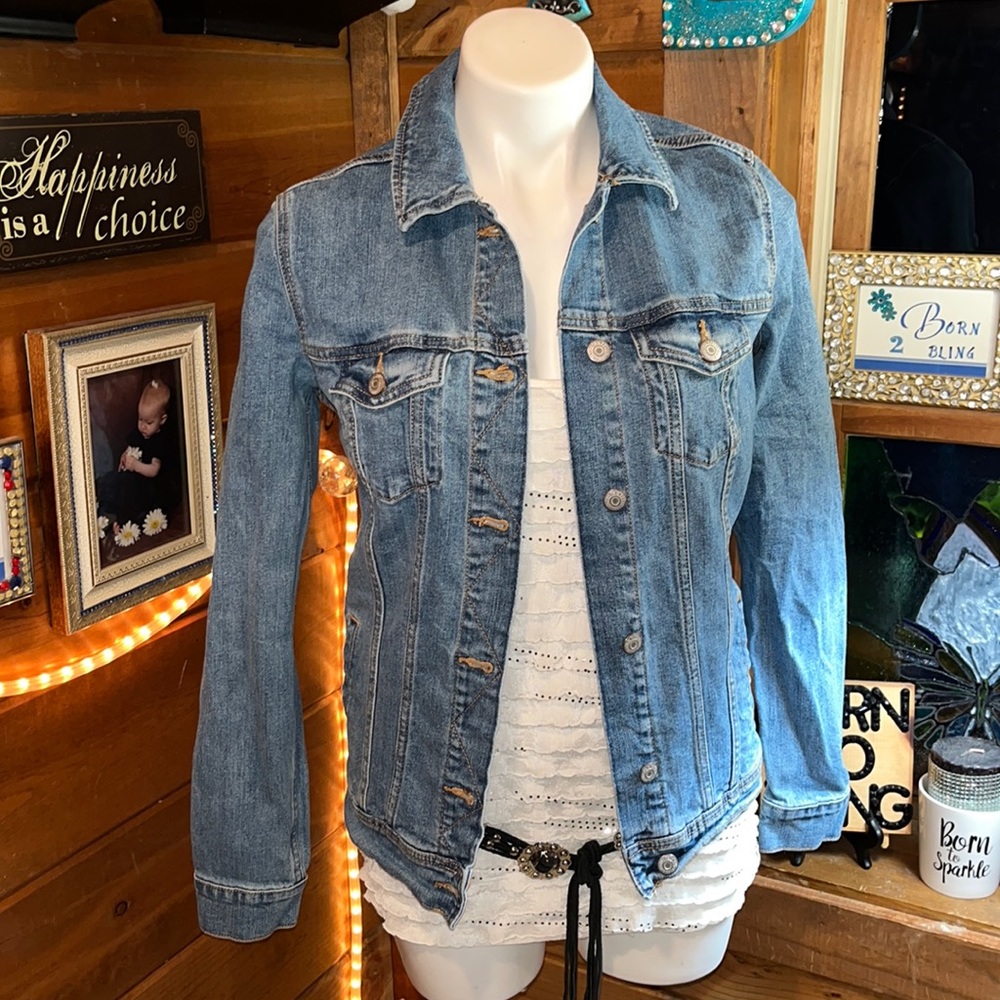 Old Navy jean jacket size S Tall looks NEW